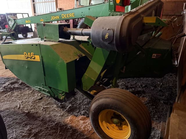 Image of John Deere 946 equipment image 3