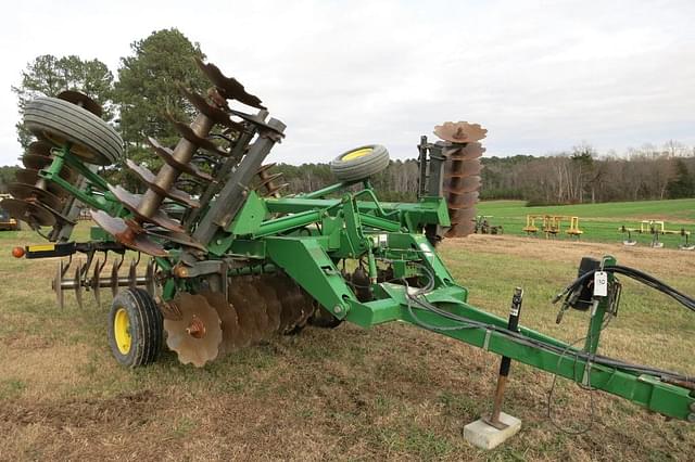 Image of John Deere 637 equipment image 1