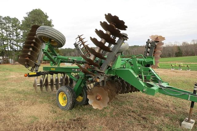 Image of John Deere 637 equipment image 2