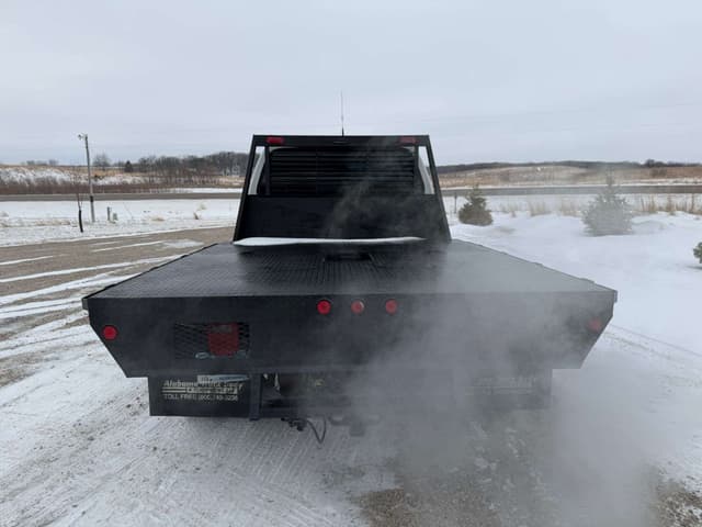 Image of Ford F-350 equipment image 3