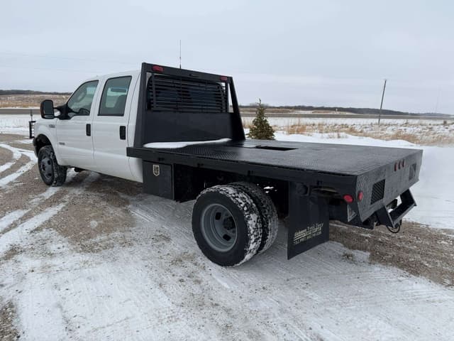Image of Ford F-350 equipment image 2
