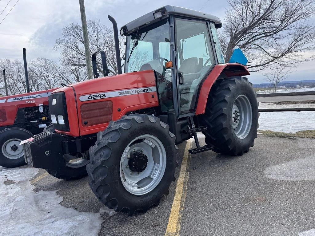 Image of Massey Ferguson 4243 Primary image