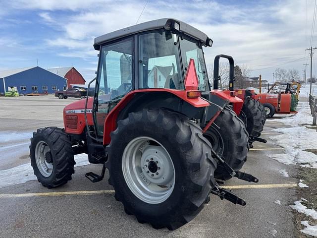 Image of Massey Ferguson 4243 equipment image 2