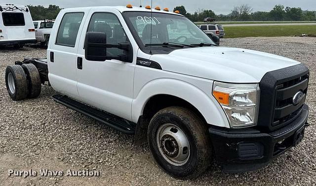Image of Ford F-350 equipment image 2
