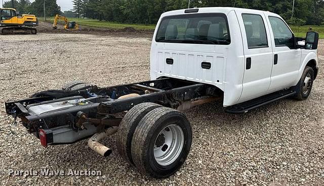 Image of Ford F-350 equipment image 4