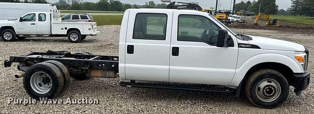 Image of Ford F-350 equipment image 3