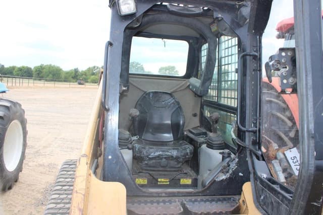 Image of Caterpillar 247B equipment image 3