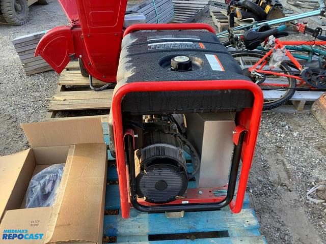 Image of Troy Bilt 5550 equipment image 2