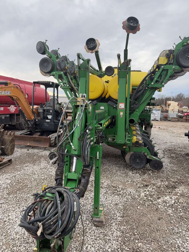 Image of John Deere 1790 equipment image 1