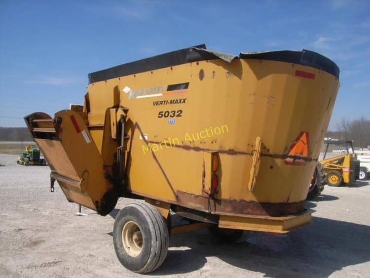 Kuhn Knight Vertical Maxx 5032 Hay and Forage Grinders/Mixers for Sale