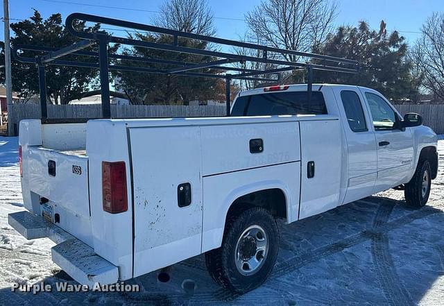 Image of Chevrolet 2500HD equipment image 4