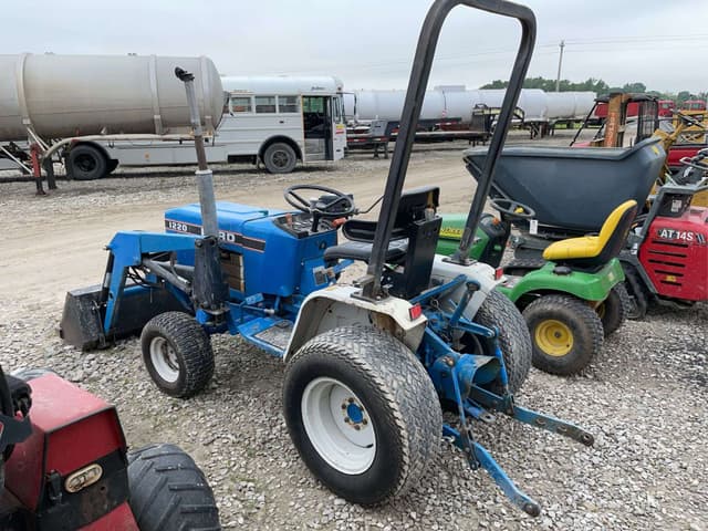 Image of Ford 1220 equipment image 2