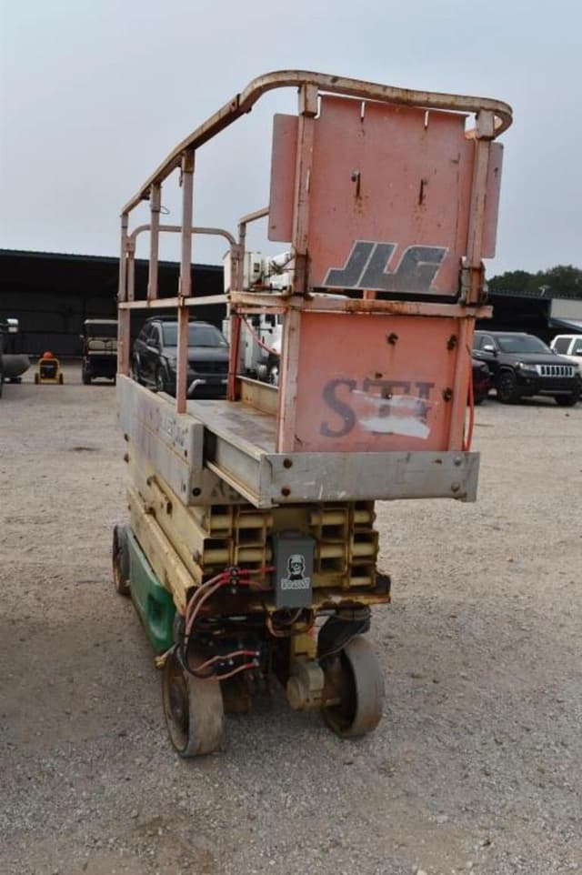 Image of JLG 2030ES equipment image 2