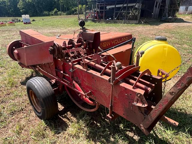 Image of New Holland 273 equipment image 4