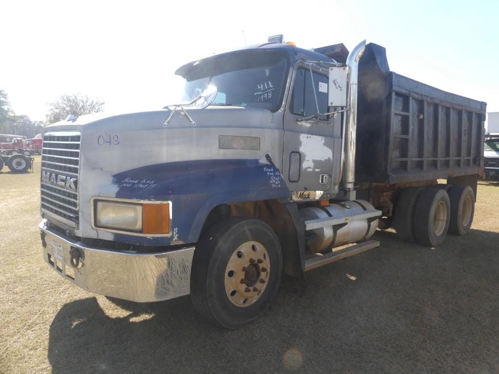 1998 Mack CH613 Equipment Image0