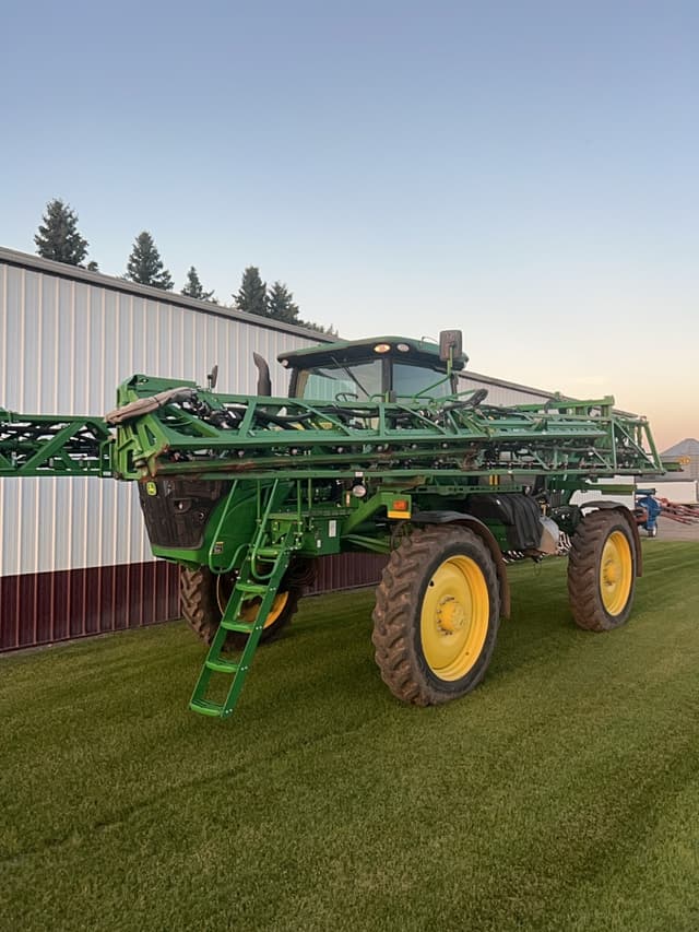 Image of John Deere R4030 equipment image 1
