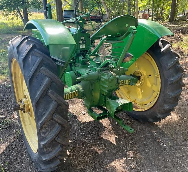 Image of John Deere B equipment image 2