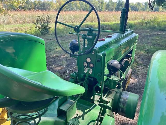 Image of John Deere B equipment image 4