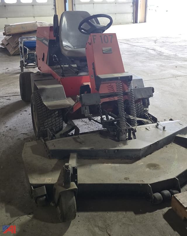 Image of Jacobsen Turfcat equipment image 4