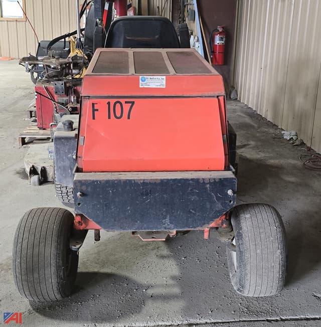 Image of Jacobsen Turfcat equipment image 2