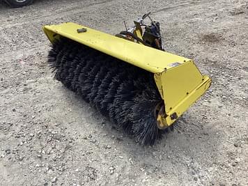 Main image John Deere 60" Broom