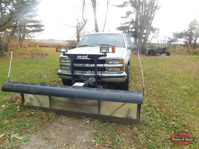 Image of Chevrolet K2500 equipment image 1