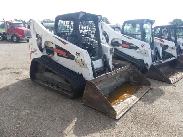 Image of Bobcat T740 equipment image 1