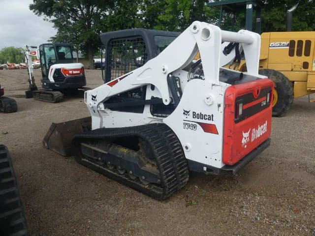 Image of Bobcat T740 equipment image 3