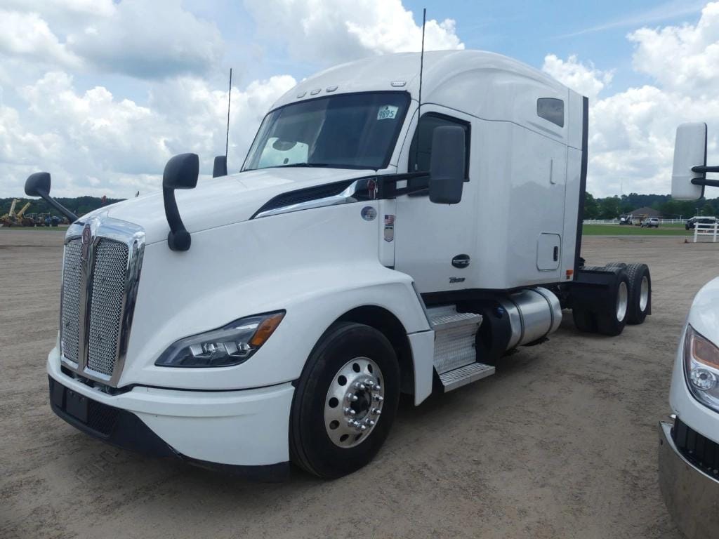2022 Kenworth T680 Equipment Image0