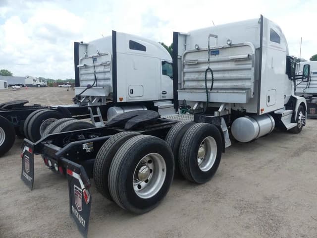 Image of Kenworth T680 equipment image 2