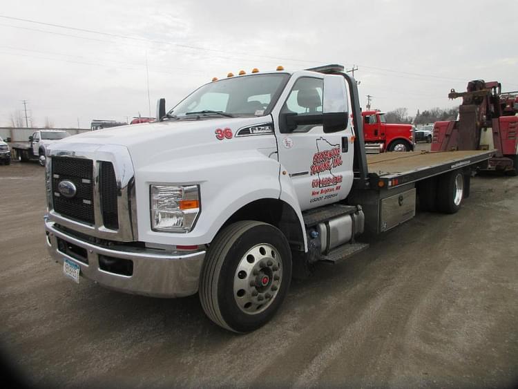 2021 Ford F-750 Equipment Image0