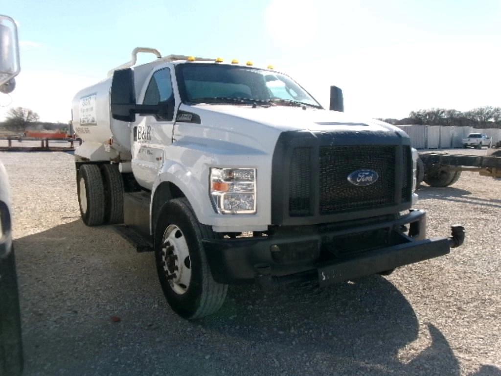 Image of Ford F-750 Primary image