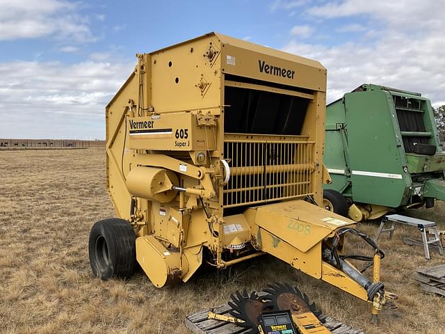 Image of Vermeer 605 Super J equipment image 1