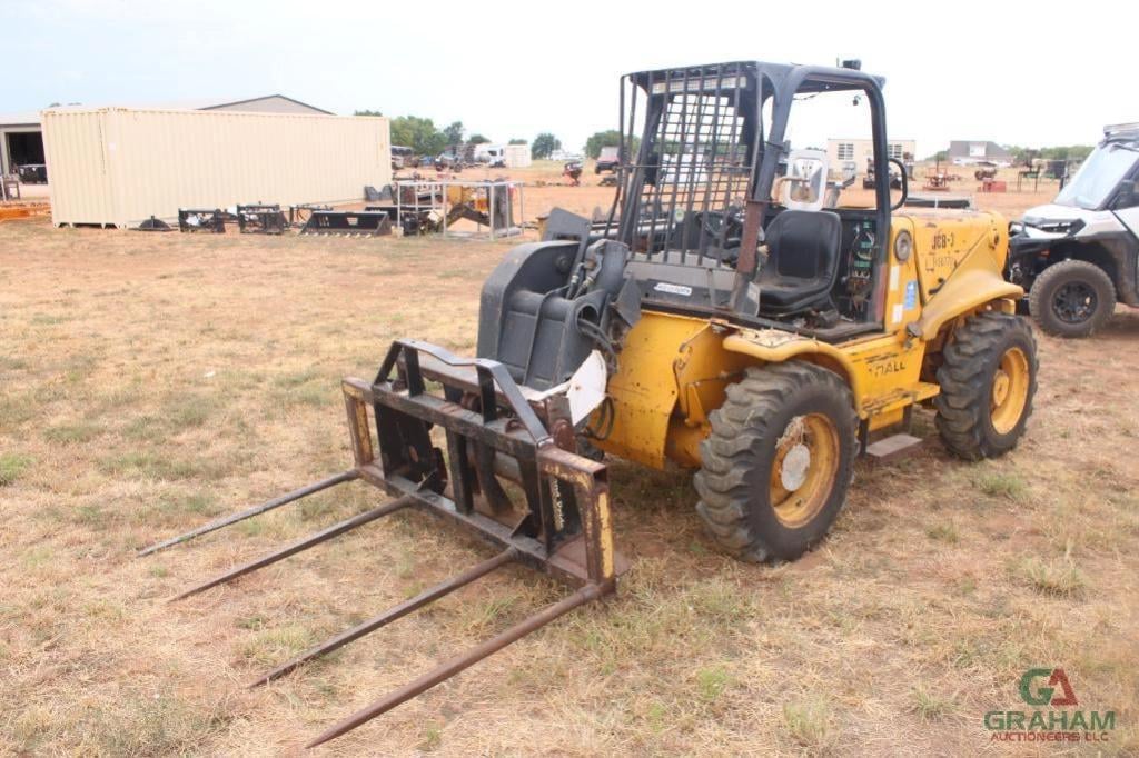 JCB 520 Equipment Image0