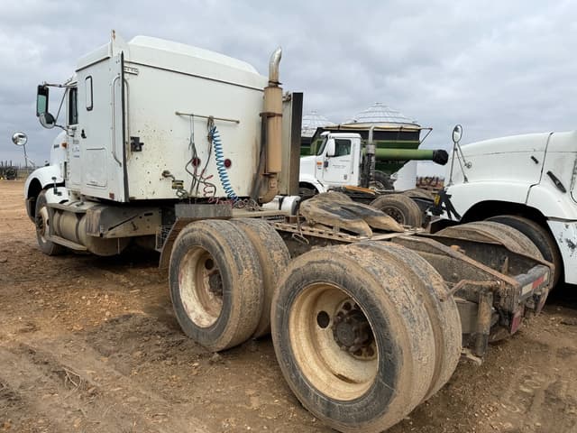 Image of International 9400 equipment image 3