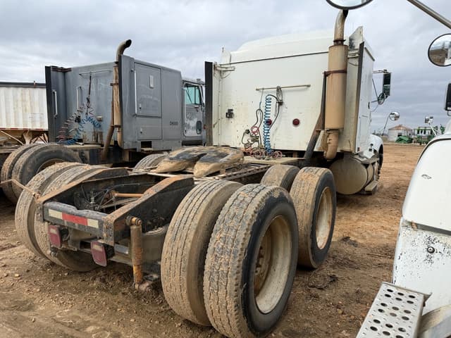 Image of International 9400 equipment image 2