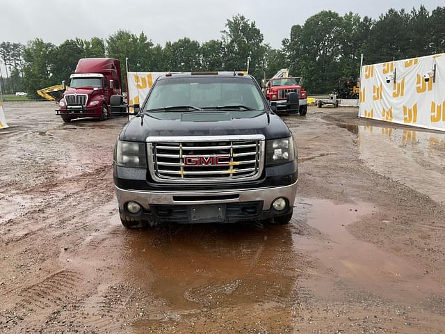 Image of GMC Sierra equipment image 1