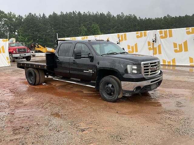 Image of GMC Sierra equipment image 2