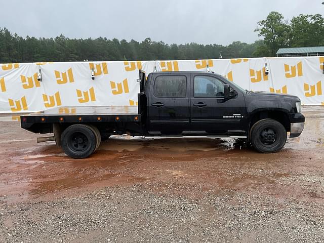 Image of GMC Sierra equipment image 3