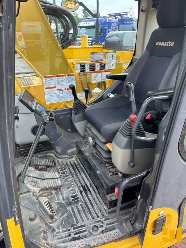 Image of Komatsu PC138USLC-11 equipment image 3