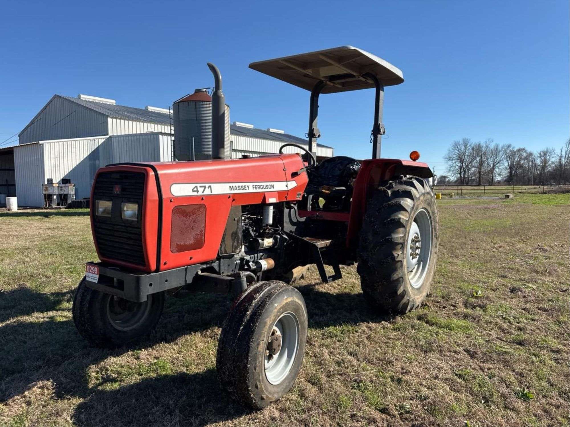 Massey Ferguson 471 Equipment Image0