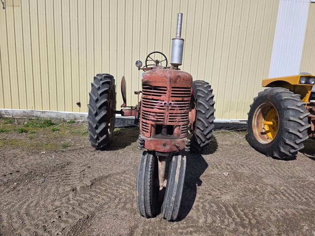 Image of Farmall M equipment image 3