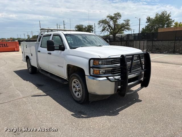Image of Chevrolet 3500HD equipment image 2
