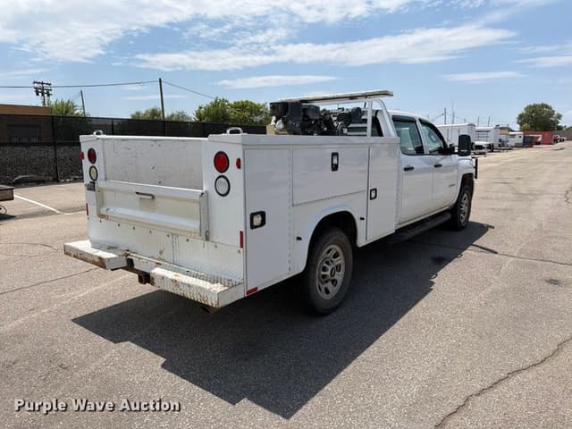 Image of Chevrolet 3500HD equipment image 4