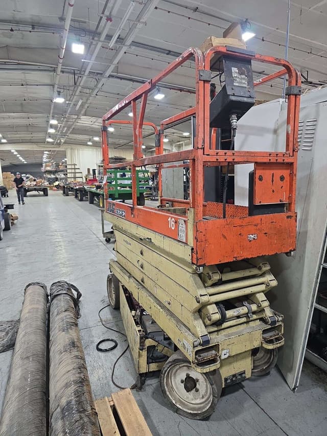 Image of JLG 2632E2 equipment image 2