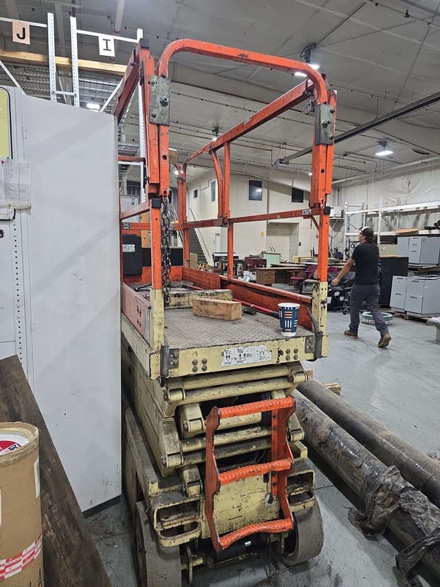 Image of JLG 2632E2 equipment image 4