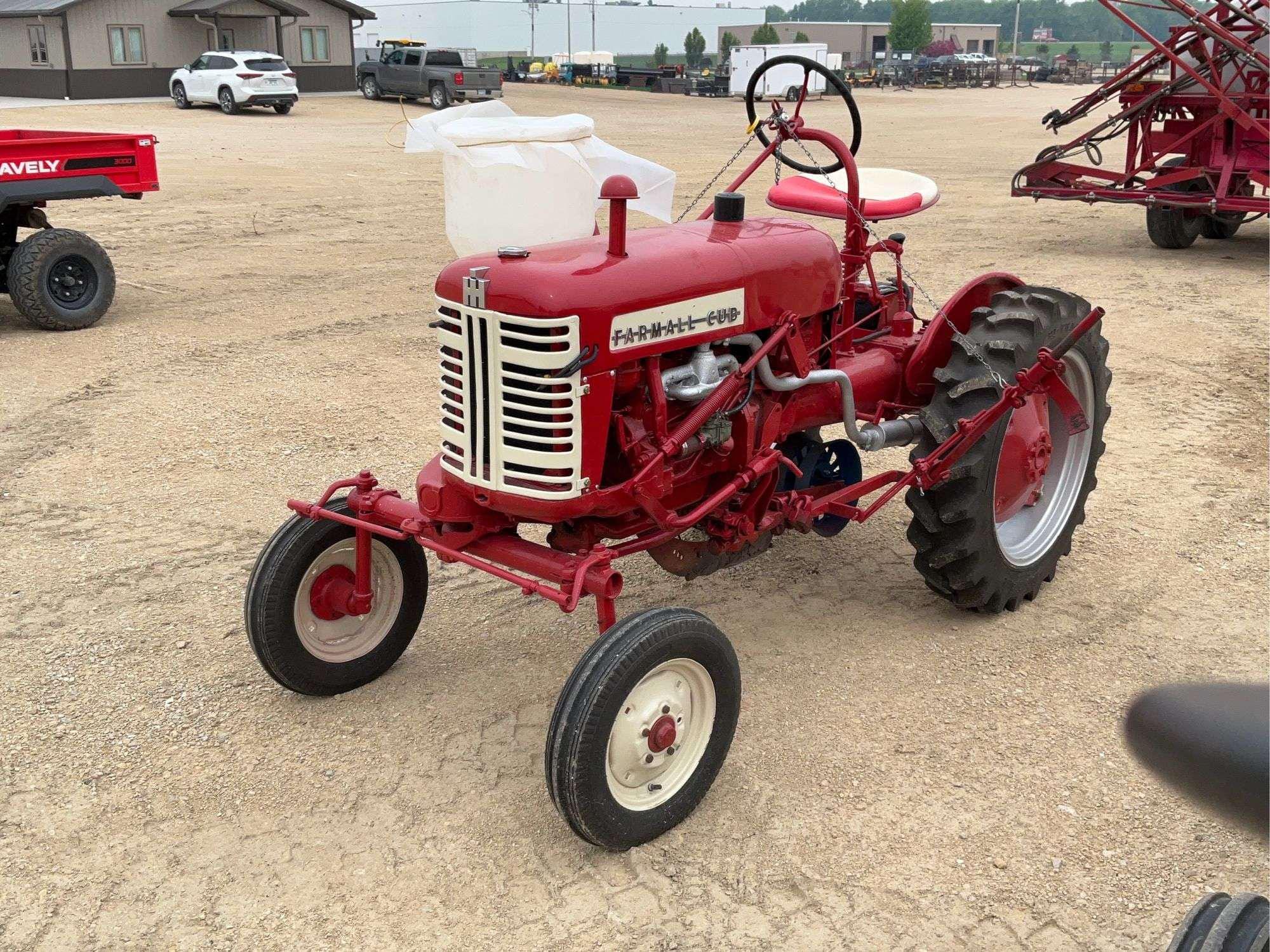 Main image Farmall Cub