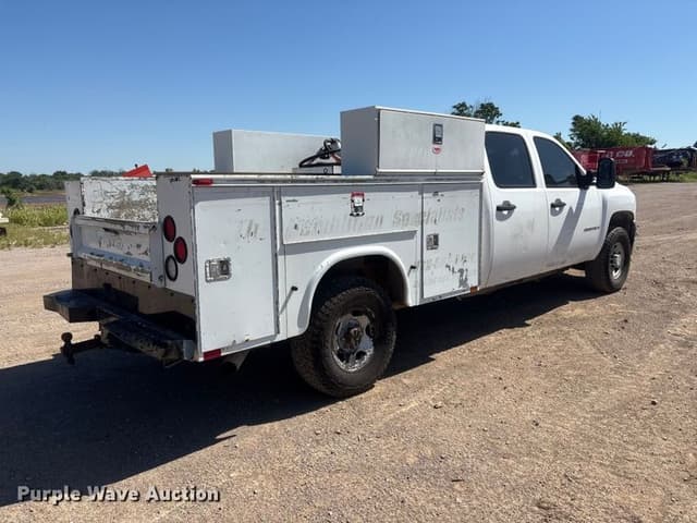 Image of Chevrolet 2500HD equipment image 4