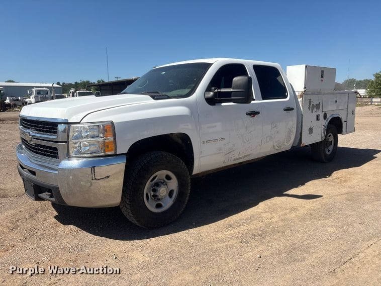 2009 Chevrolet 2500HD Equipment Image0