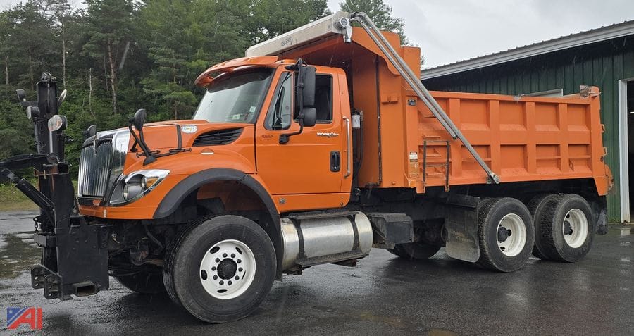 2009 International WorkStar 7600 Equipment Image0